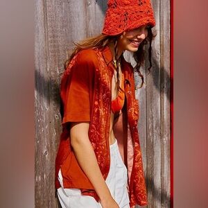 NWOT FREE PEOPLE We The Free
Share Good Vibes Buttondown - Rum Combo